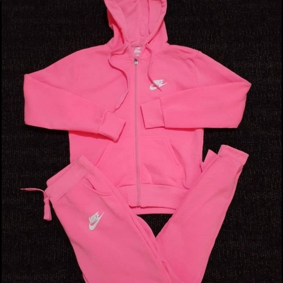 Nike tracksuits - Picture 2 of 4